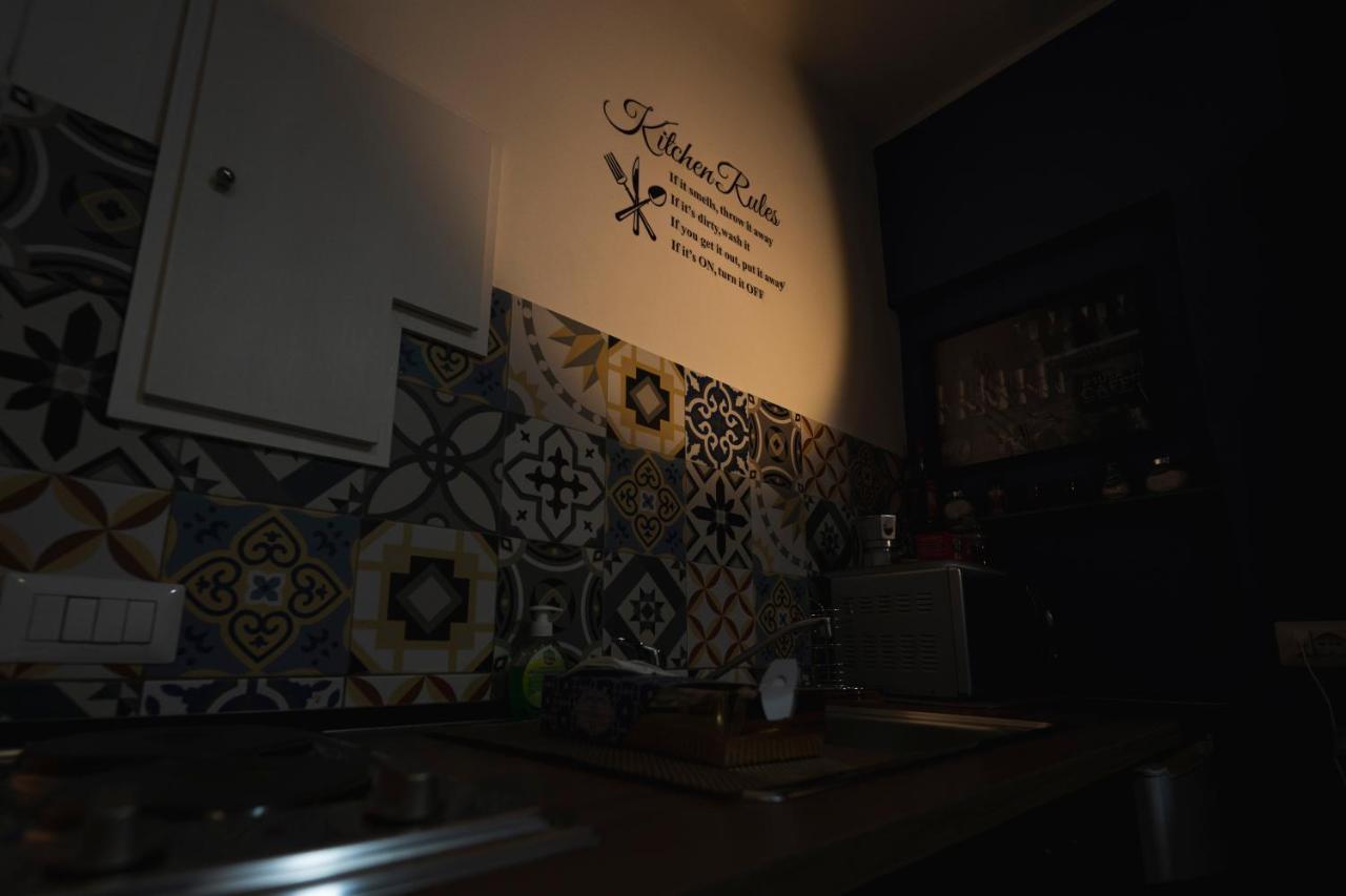 Donna Chiara Holiday House - Toledo เนเปิลส์ ภายนอก รูปภาพ